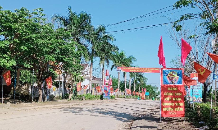 Phú Ninh: trang trí các tuyến đường chào đón năm mới